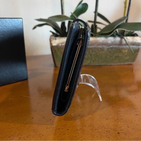 CHANEL CC Logo Black Caviar Skin Frame Kisslock Purse Long Bifold Wallet - Picture 4 of 9